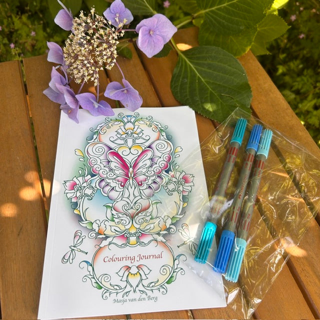 Colouring Journal | Schrijven, tekenen & kleuren | Inclusief 3 Faber-Castell Duo stiften